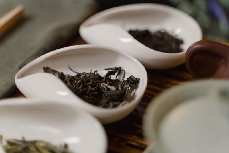 岩茶烏龍的沖泡藝術：從選茶到品鑑